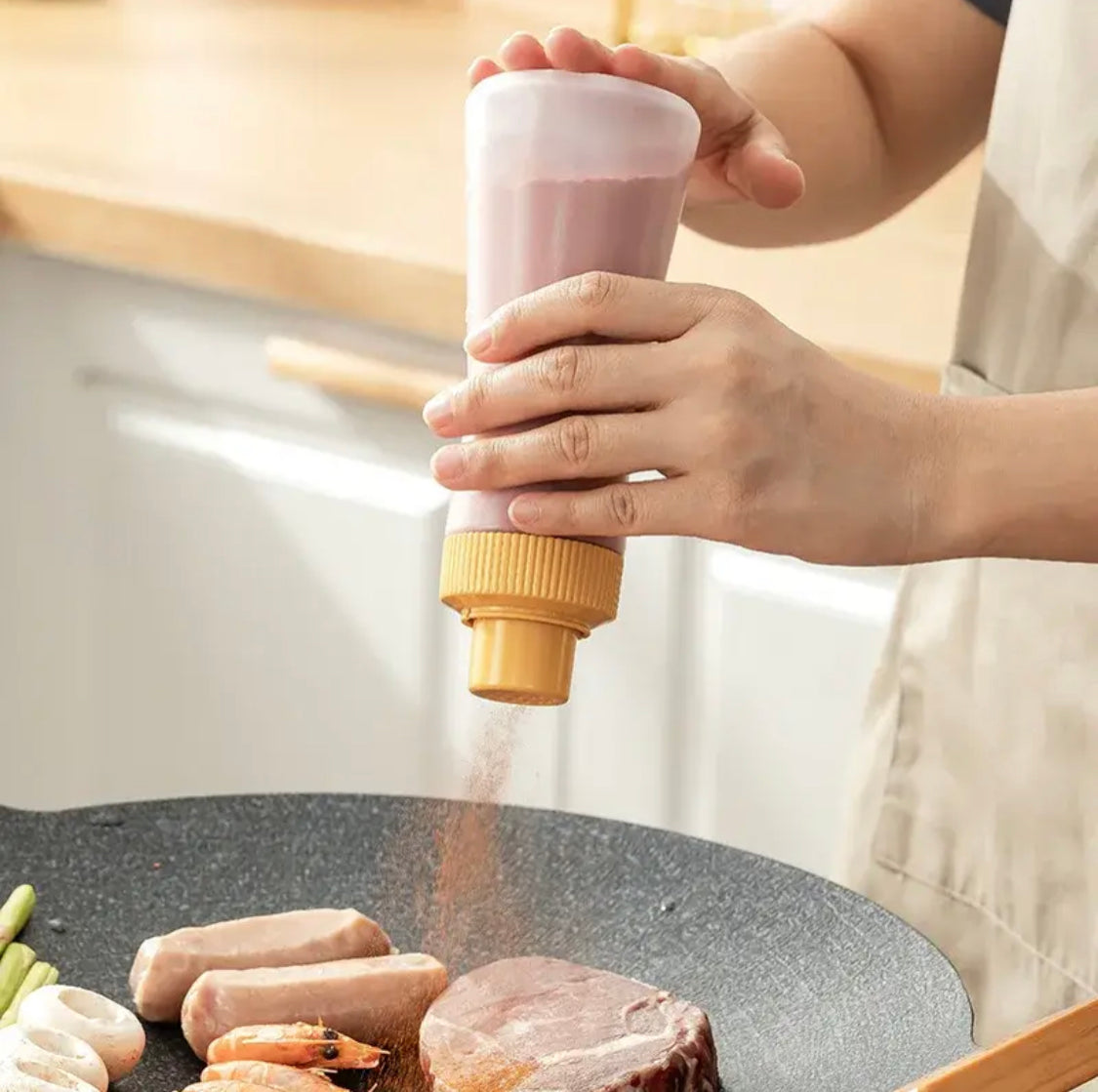Portable 350ML Salt Sugar Seasoning Bottle, Flour Salt Squeeze Container with Lid, Silicone Can Seasoning Bottle Portable 350ML Salt Sugar Seasoning Bottle, Flour Salt Squeeze Container with Lid, Silicone Can Seasoning Bottle